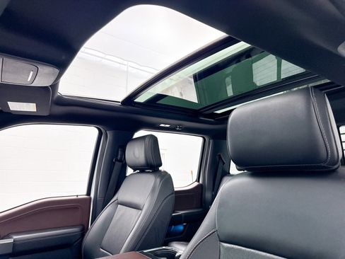 Used 2022 Ford F150 Lariat w/ Equipment Group 502A High image 3