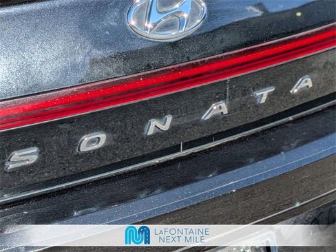 Used 2021 Hyundai Sonata Limited w/ Winter Weather Package image 10