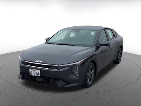 Used 2025 Kia K4 LXS image 7