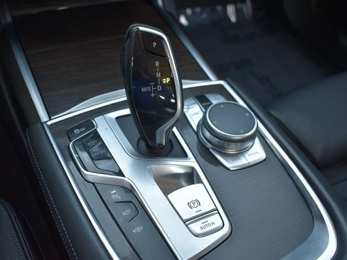 Used 2020 BMW 740i w/ Cold Weather Package image 21