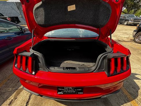 Used 2019 Ford Mustang Coupe RWD image 17