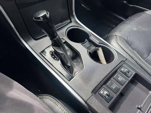 Used 2017 Toyota Camry XLE w/ Moonroof Package FWD image 21
