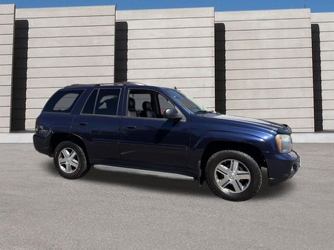 Used 2008 Chevrolet TrailBlazer LT w/ Off-Road Package AWD/4WD image 6