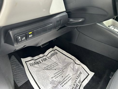 Certified 2023 Toyota Corolla LE image 9