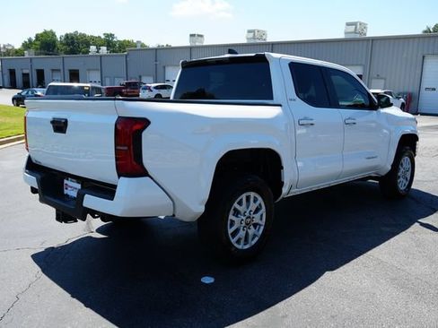Used 2026 Toyota Tacoma SR5 RWD image 7