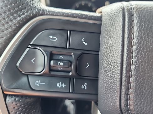 Used 2025 Toyota Tacoma TRD Off-Road AWD/4WD image 18