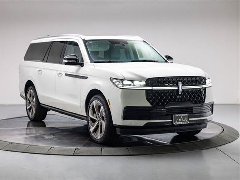 New 2026 Lincoln Navigator L Black Label AWD/4WD image 5