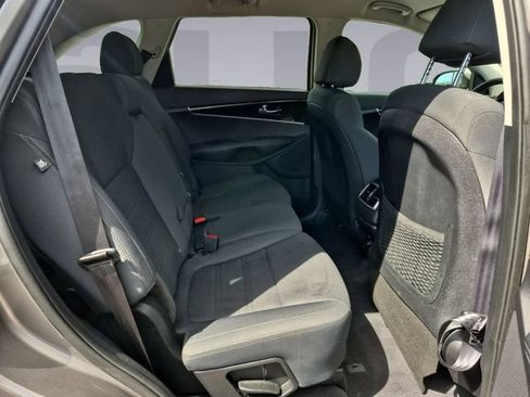 Used 2019 Kia Sorento AWD image 18