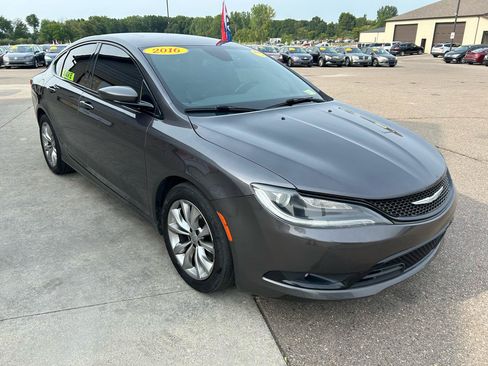 Used 2016 Chrysler 200 S AWD/4WD image 3
