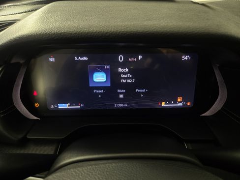 Certified 2024 Jeep Grand Cherokee L Altitude AWD/4WD image 19