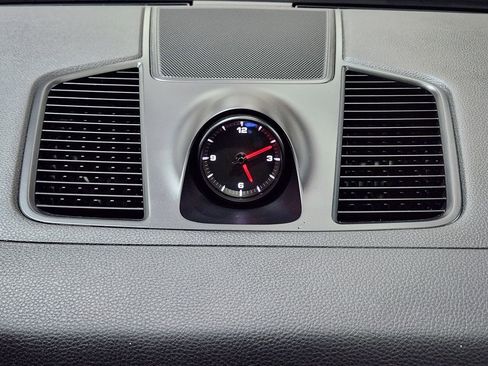 Used 2022 Porsche Cayenne image 34