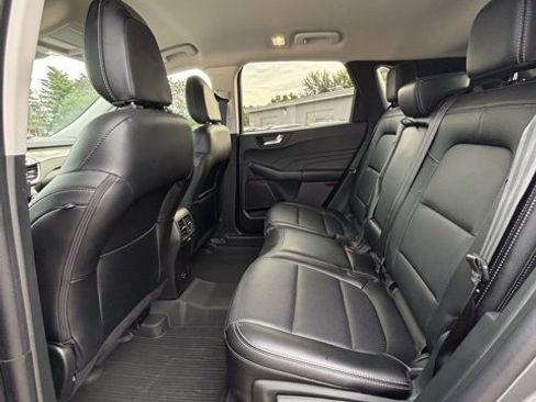 Used 2022 Ford Escape Titanium w/ Class II Trailer Tow Package image 11