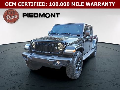 Certified 2025 Jeep Gladiator Sport AWD/4WD image 1