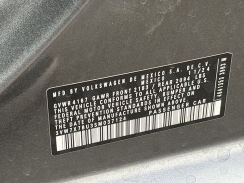 Used 2025 Volkswagen Jetta SE FWD image 9