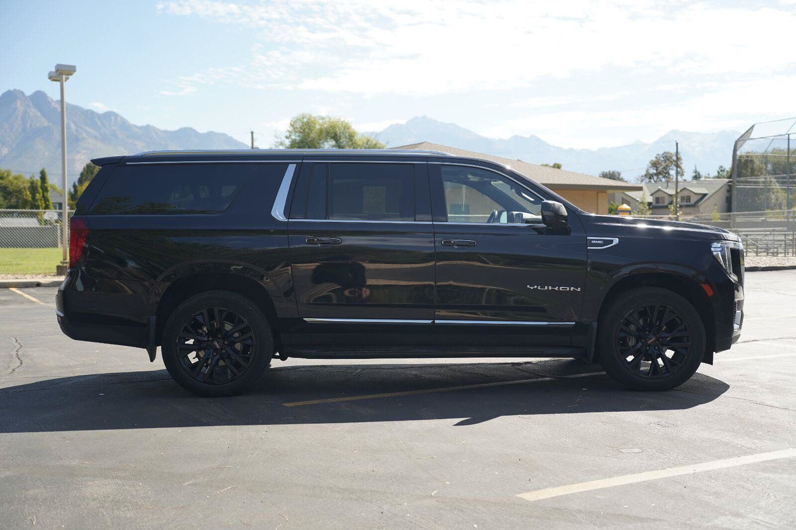 Used 2021 GMC Yukon XL SLT w/ SLT Luxury Plus Package AWD/4WD image 6
