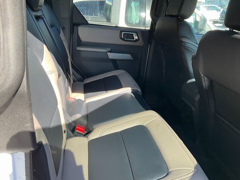 Used 2023 Ford Bronco Wildtrak image 9
