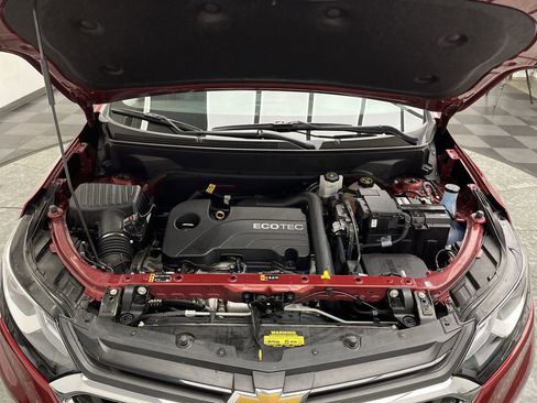 Used 2019 Chevrolet Equinox LT image 2
