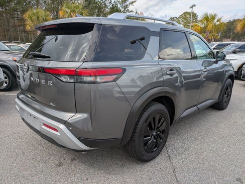Used 2023 Nissan Pathfinder SL image 4
