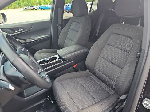 Used 2025 Chevrolet Equinox LT w/ Safety and Technology Package FWD image 14