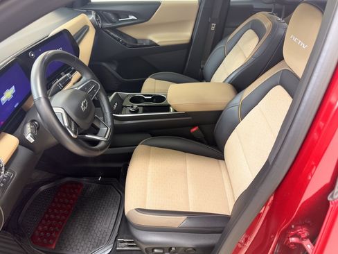 Used 2025 Chevrolet Equinox ACTIV w/ Safety and Technology Package AWD/4WD image 5