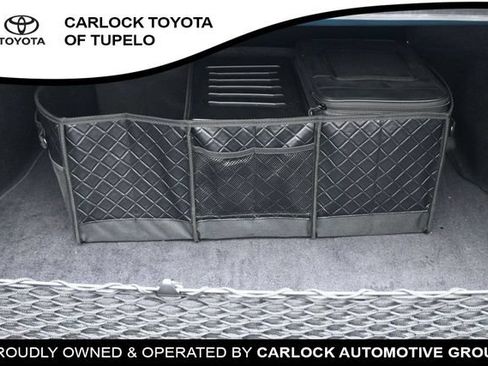 Used 2025 Toyota Camry SE w/ Convenience Package FWD image 15