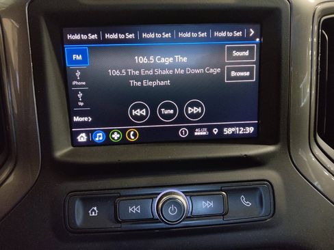 Used 2020 Chevrolet Silverado 1500 Custom w/ Custom Value Package RWD image 25