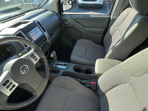 Certified 2019 Nissan Frontier SV image 22