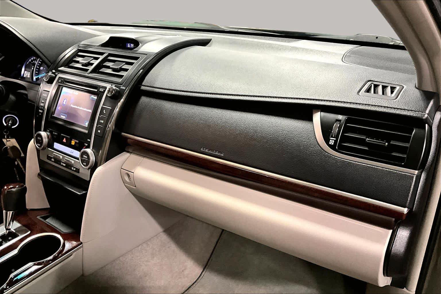 Used 2014 Toyota Camry XLE FWD image 18