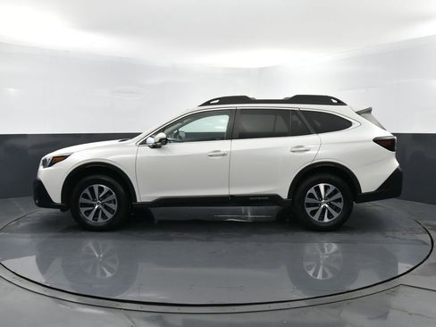 Certified 2022 Subaru Outback Premium image 8