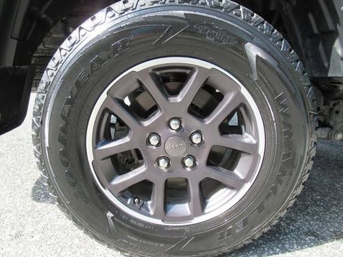 Used 2023 Jeep Gladiator Overland w/ LED Lighting Group AWD/4WD image 8
