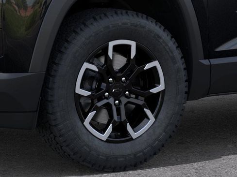 New 2025 Chevrolet Equinox ACTIV w/ Safety and Technology Package image 9