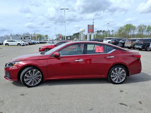 Certified 2025 Nissan Altima 2.5 SL AWD/4WD image 18