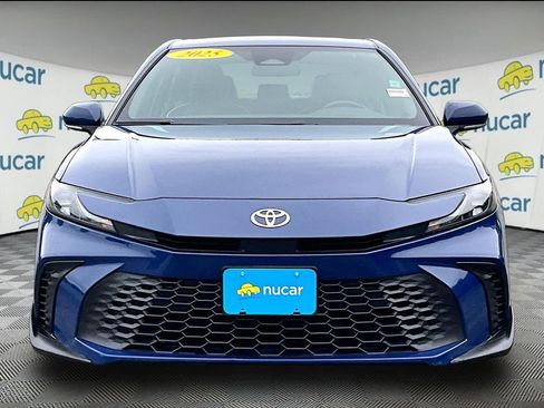 Used 2025 Toyota Camry SE FWD image 2