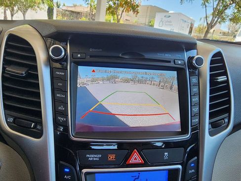 Used 2013 Hyundai Elantra GT w/ Tech Pkg FWD image 29
