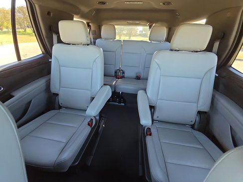 Used 2021 Chevrolet Tahoe Z71 w/ Z71 Off-Road Package image 21