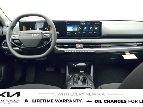 New 2026 Kia K4 FWD image 18