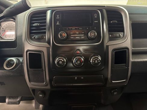 Used 2015 RAM 2500 Tradesman w/ Chrome Appearance Group image 18