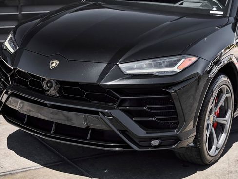 Used 2022 Lamborghini Urus AWD/4WD image 6
