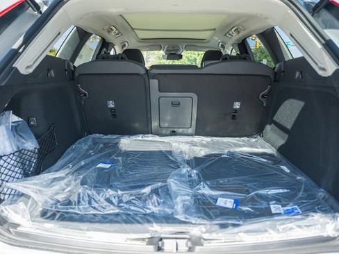 New 2027 Volvo XC60 B5 Ultra AWD/4WD image 12