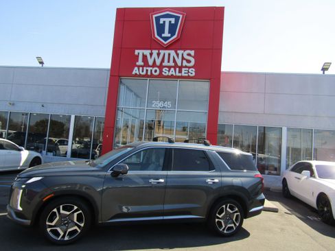 Used 2023 Hyundai Palisade Limited image 1