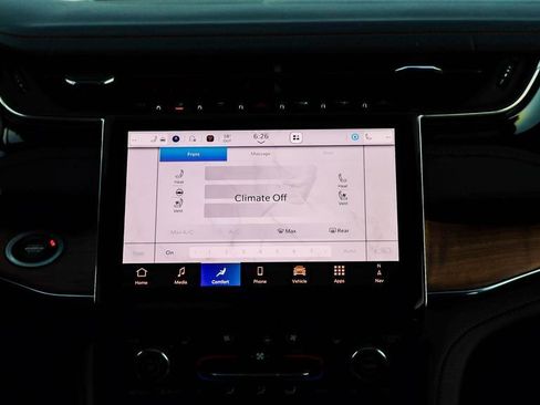 New 2025 Jeep Grand Cherokee Summit image 17