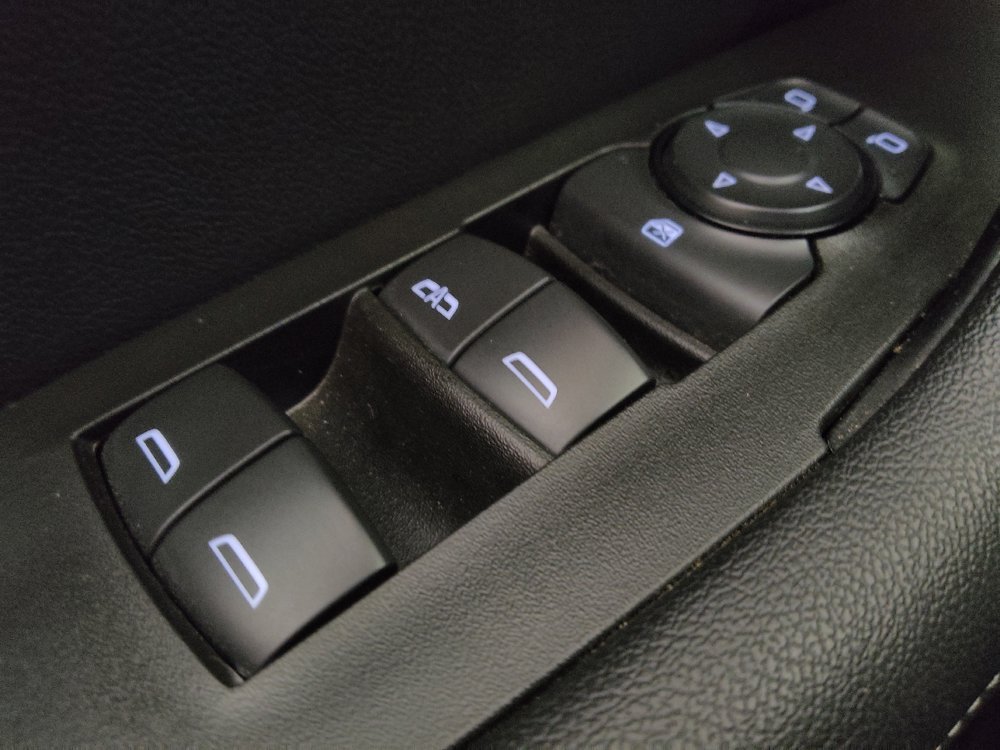 Used 2025 Chevrolet Blazer LT FWD image 27