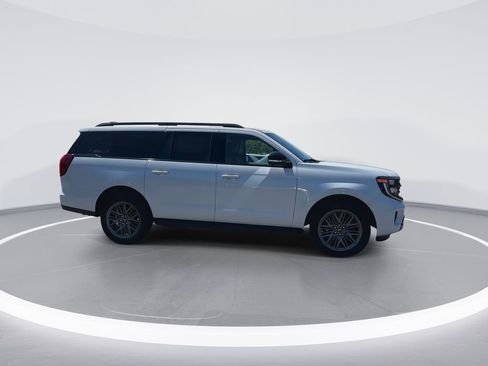 New 2026 Ford Expedition Max Platinum AWD/4WD image 9