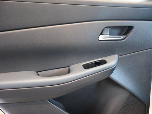 New 2026 Nissan Leaf SV+ w/ Floor Mat Package (SV+) FWD image 27