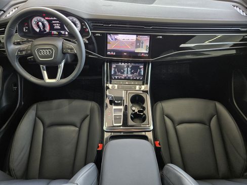 Used 2024 Audi Q8 Premium Plus AWD/4WD image 21