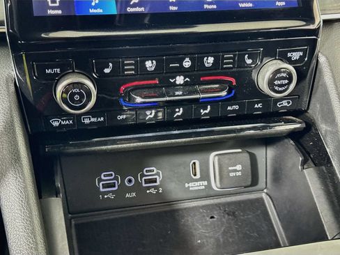 Used 2022 Jeep Grand Cherokee Overland w/ Advanced Protech Group III AWD/4WD image 16