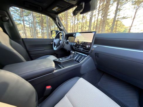 Used 2024 Lexus GX 550 image 18