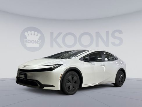 New 2026 Toyota Prius Plug-In Hybrid FWD image 1