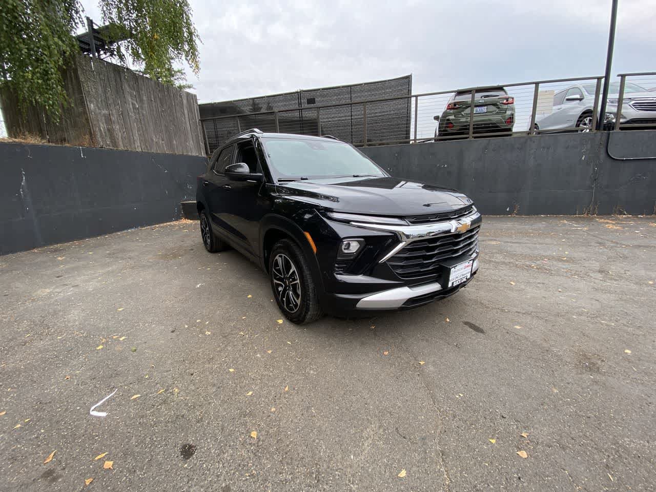 Used 2025 Chevrolet TrailBlazer LT AWD/4WD image 8