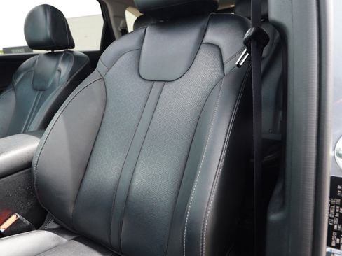 Used 2023 Kia Sorento S w/ Panoramic Sunroof Package FWD image 19